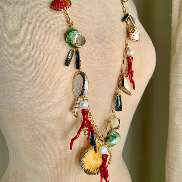 Beautiful Natural Shell & Pearl Necklace on 40” Paperclip Chain. Easy Clasp. - Picture 5 of 7